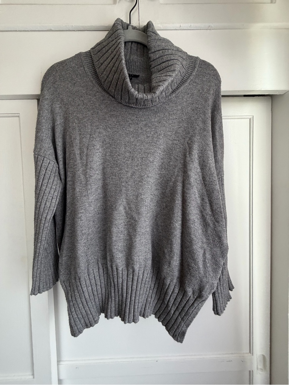 Women’s Grey Turtleneck Rib-Trim Sweater